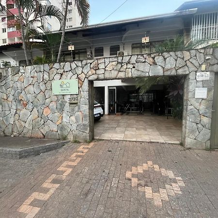 Casa Quintal Bueno! 5 Quartos Com Ar Split E Internet Ultra! Perto Do Melhor De Goiania! Marista Parques Areiao E Vaca Brava Hospital Premium Mater Dei Blue Fit Perdomo Goiania Shopping! Buitenkant foto