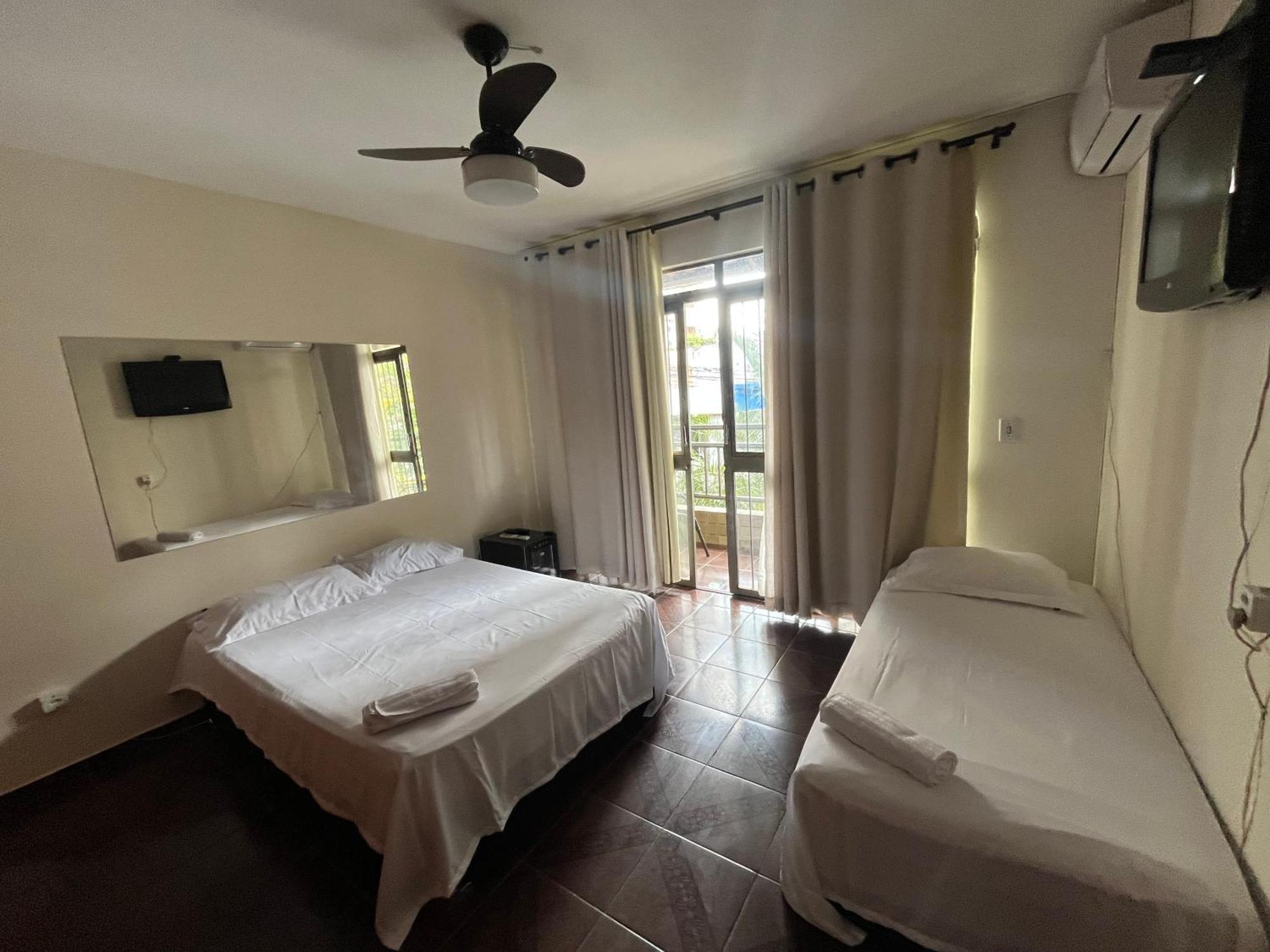 Casa Quintal Bueno! 5 Quartos Com Ar Split E Internet Ultra! Perto Do Melhor De Goiania! Marista Parques Areiao E Vaca Brava Hospital Premium Mater Dei Blue Fit Perdomo Goiania Shopping! Buitenkant foto