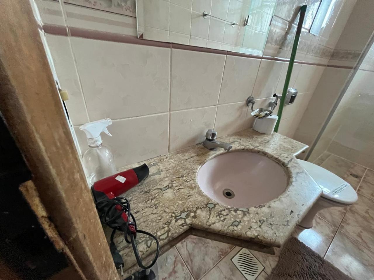 Casa Quintal Bueno! 5 Quartos Com Ar Split E Internet Ultra! Perto Do Melhor De Goiania! Marista Parques Areiao E Vaca Brava Hospital Premium Mater Dei Blue Fit Perdomo Goiania Shopping! Buitenkant foto